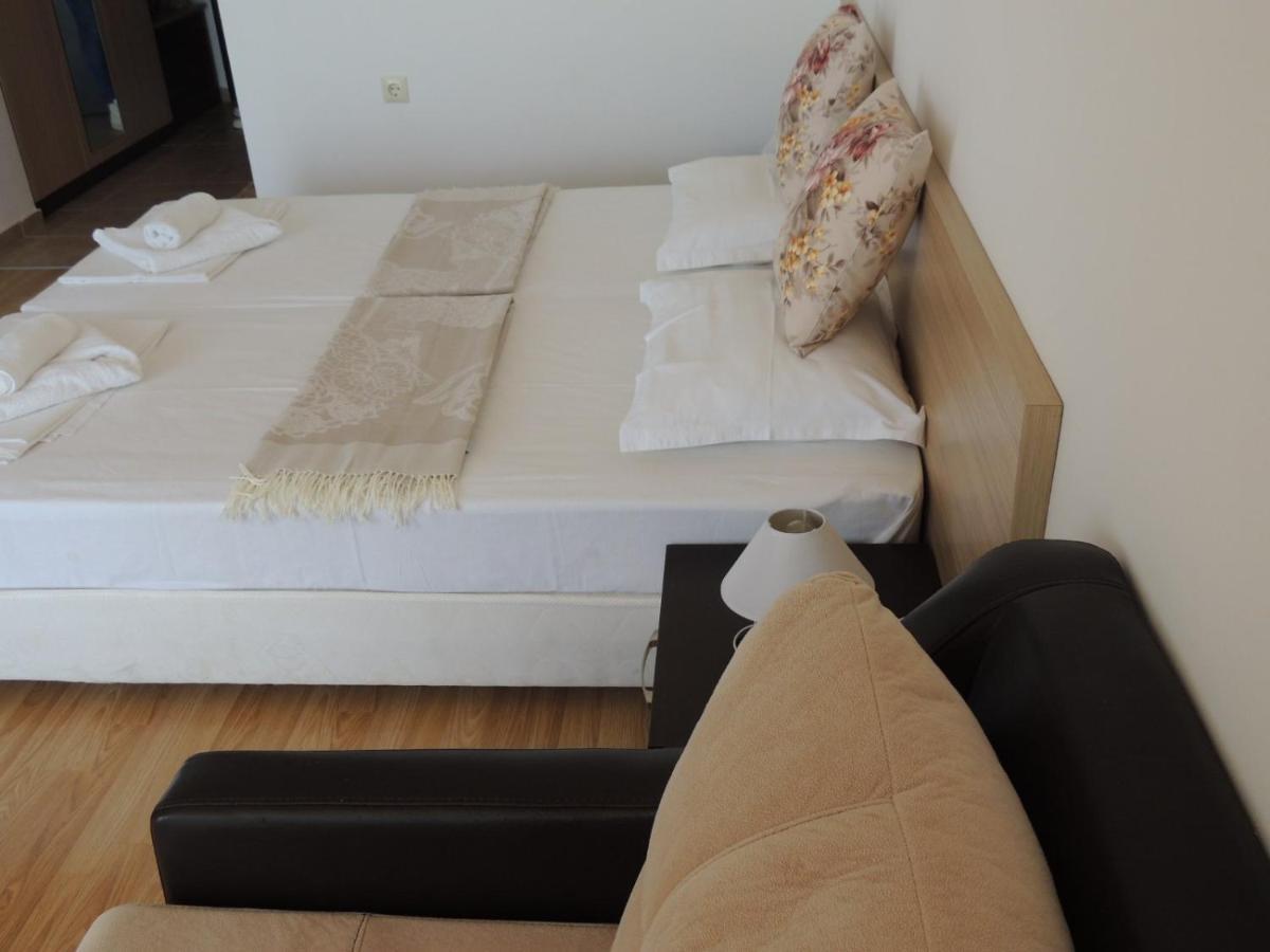 Villa Lazuren Bryag TTchernomorets Extérieur photo
